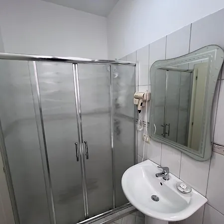 Hotel Bobi 3*