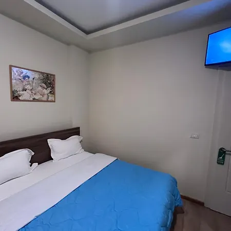Bobi Hotel 3*
