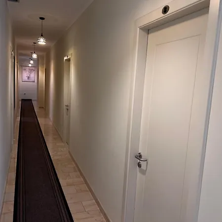 Bobi Hotel 3*